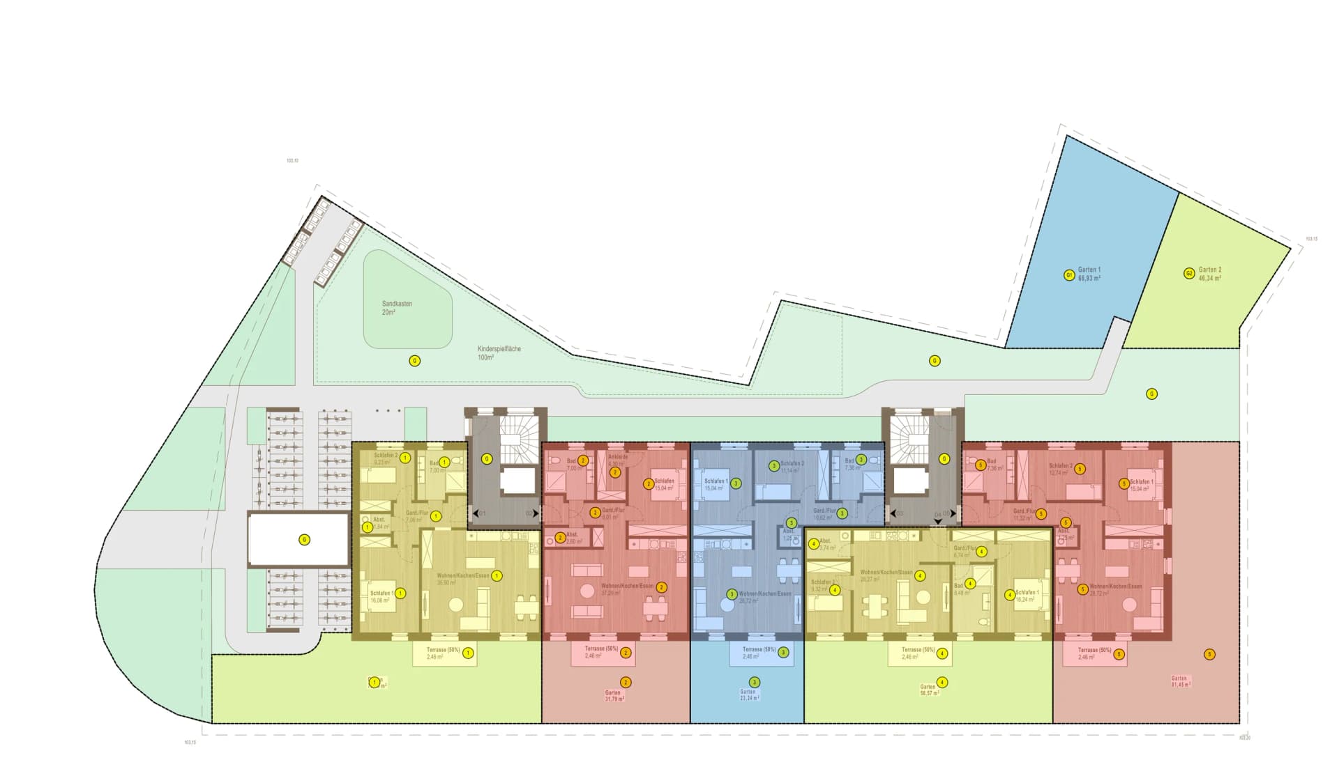 Lageplan des Grundstücks mit Gebäude, privaten Gärten, Kinderspielfläche, Fahrradstellplätzen und Tiefgaragenzufahrt.